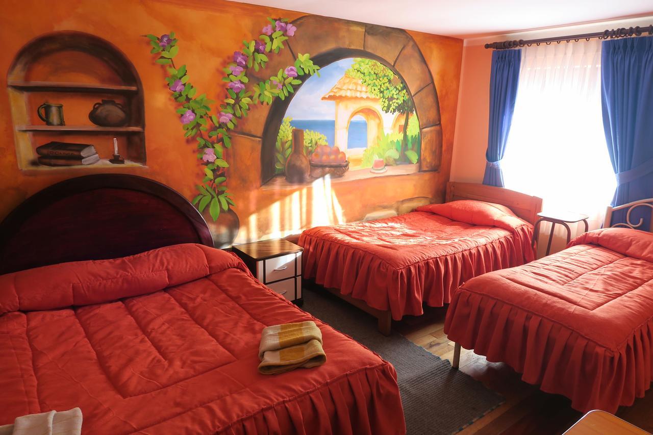 Hostal Florencia Copacabana  Exterior photo